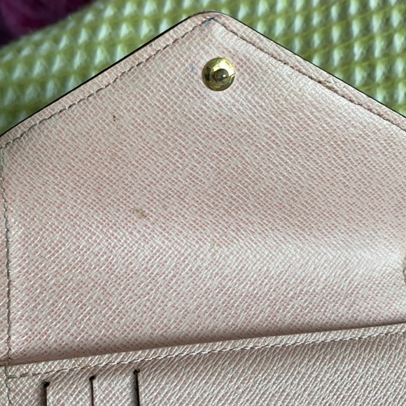 Louis Vuitton Monogram LovelyBird Victorine Wallet - Picture 11 of 15